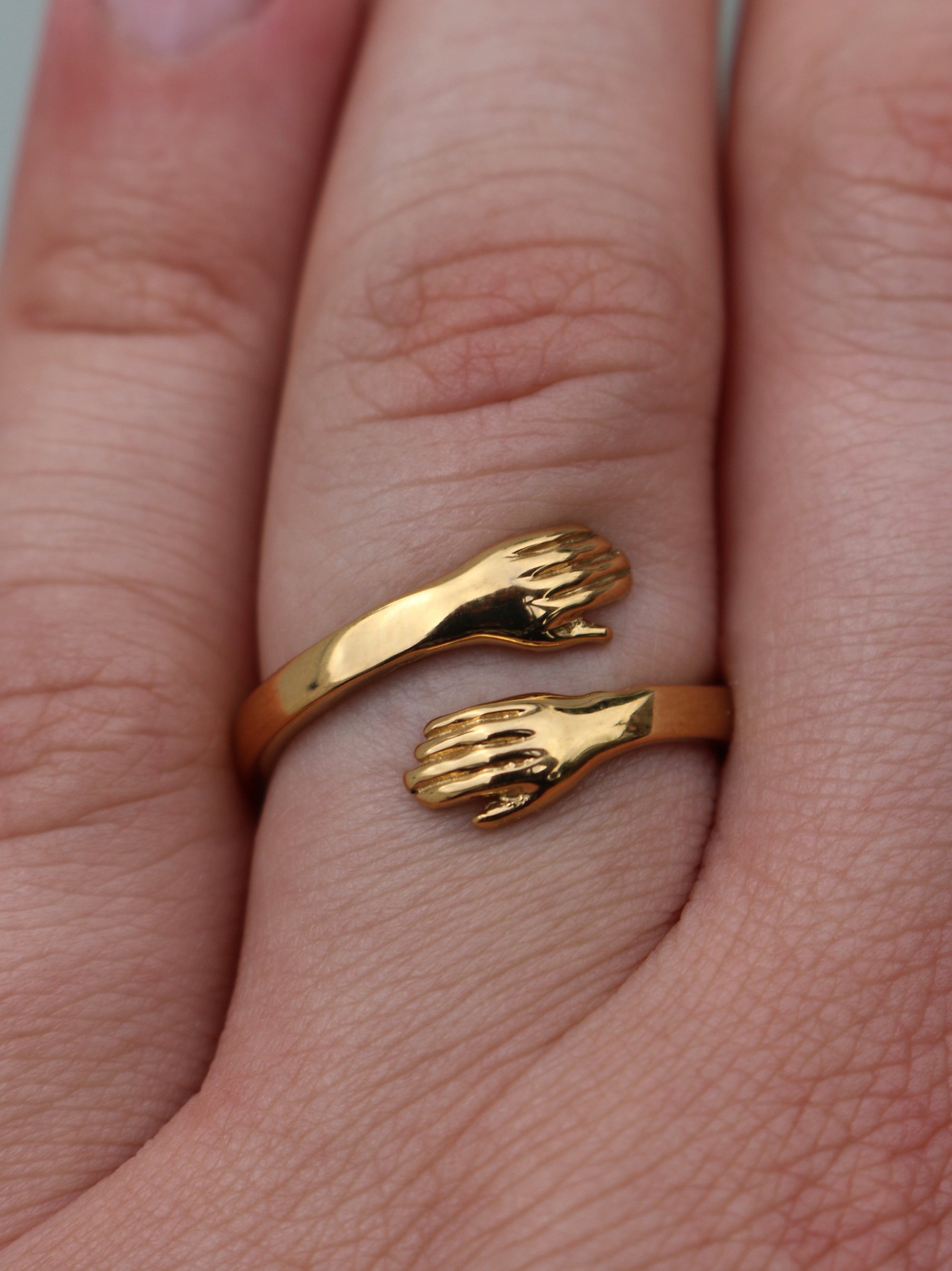 Hug Ring - Gold