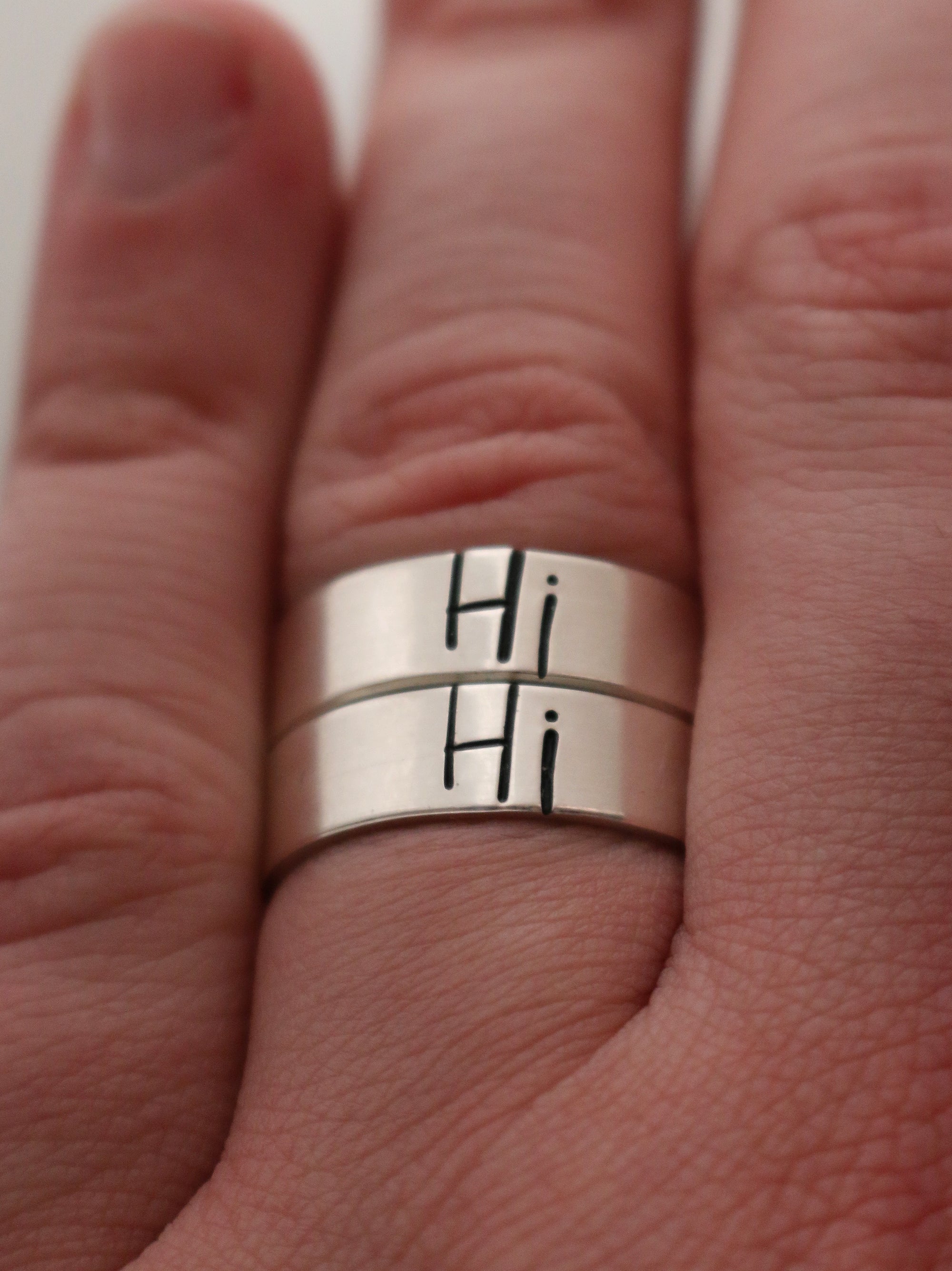 Hi Speech Bubble Ring