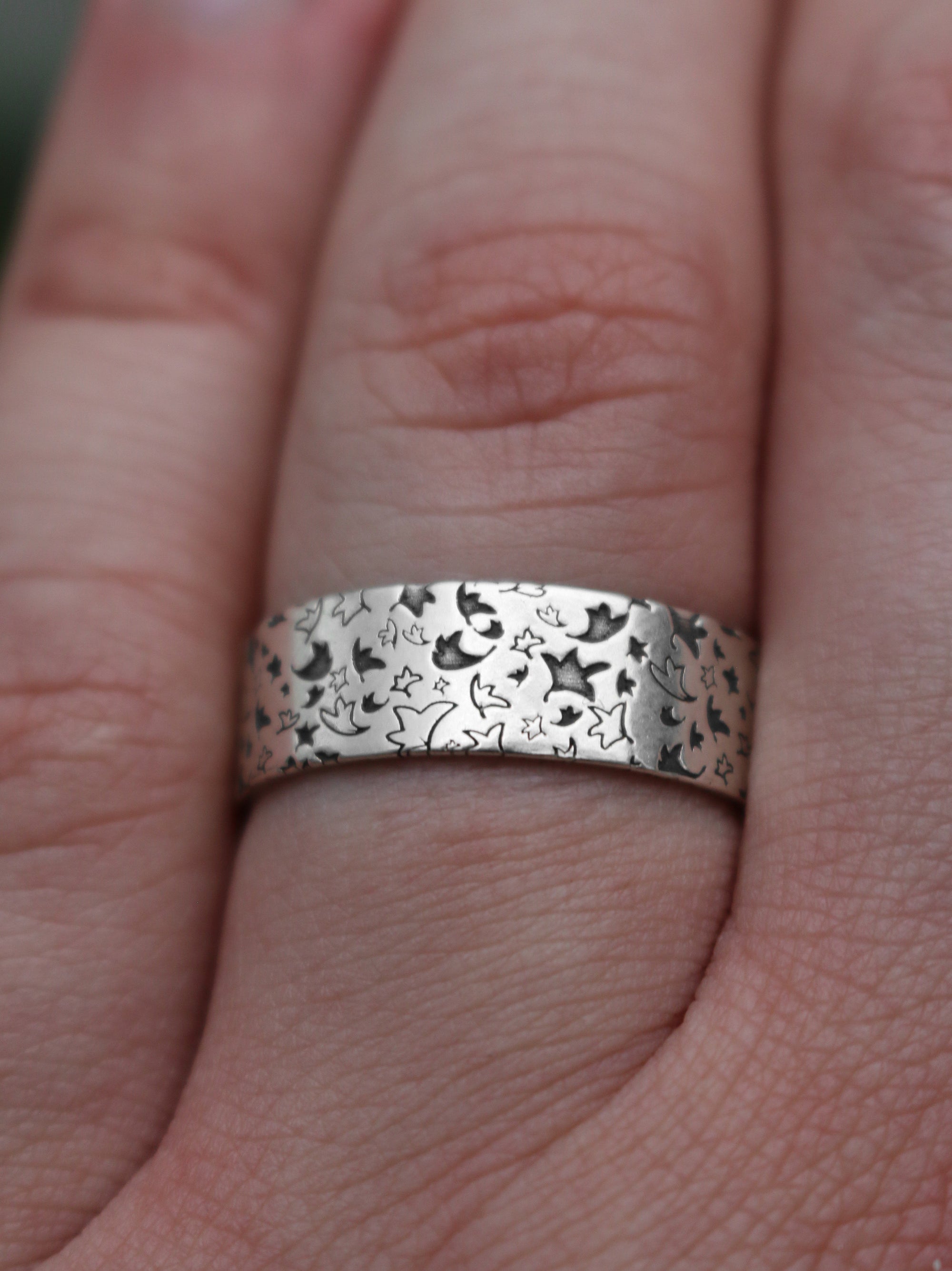 Heartstopper Leaves Ring - Shaded - Sterling Silver