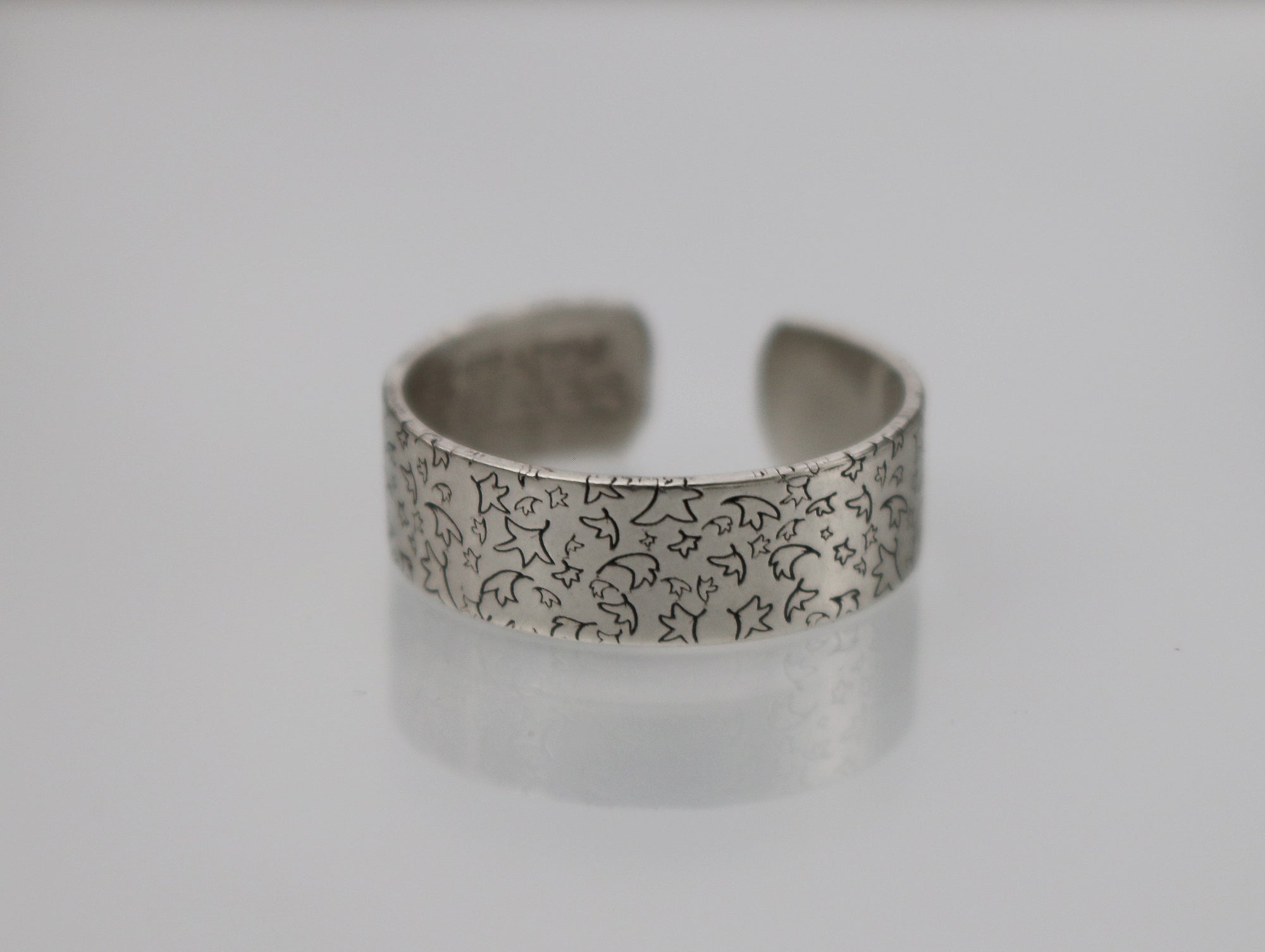 Heartstopper Leaves Ring - Unshaded - Sterling Silver