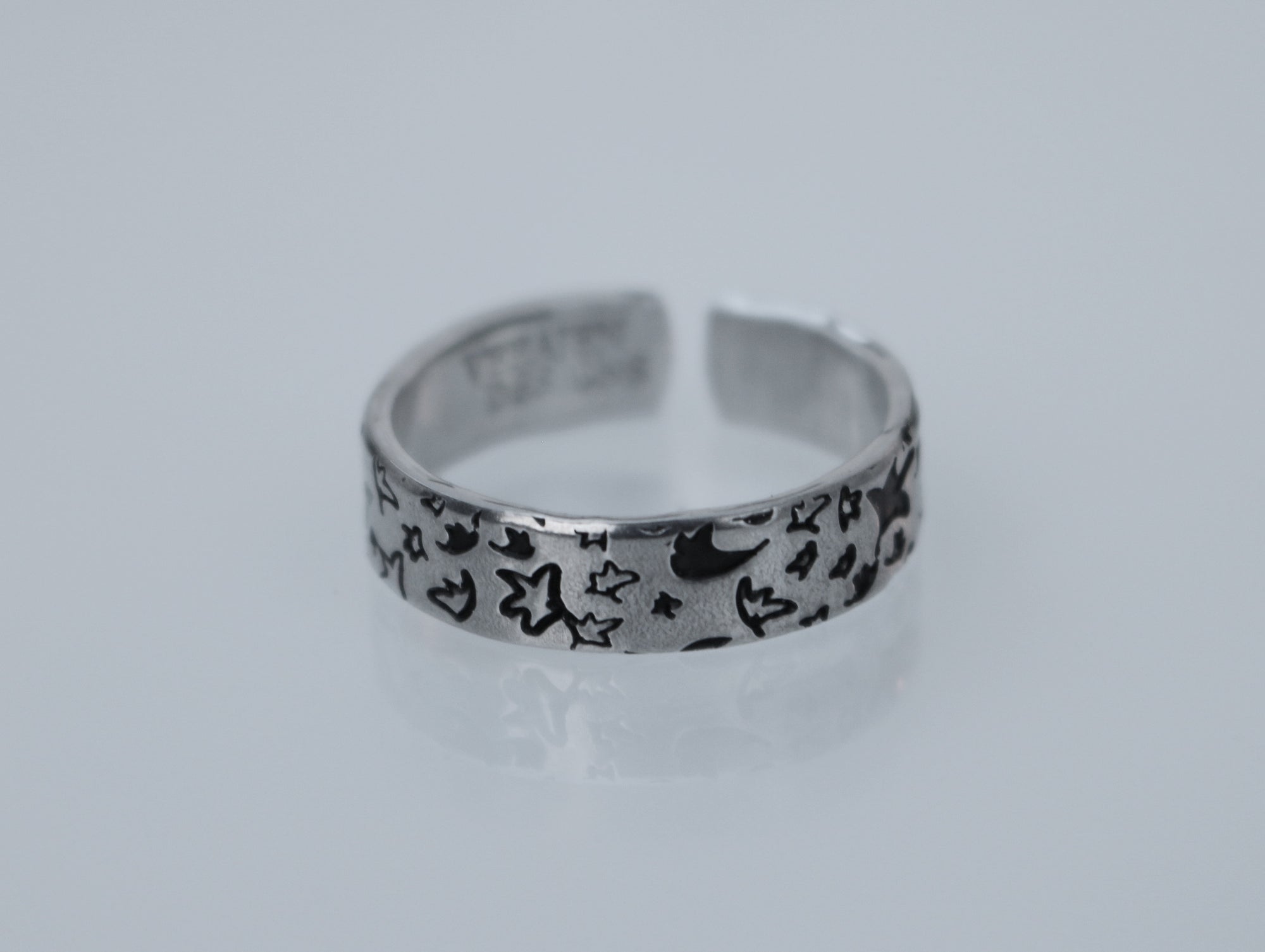 Heartstopper Leaves Ring - Shaded - Various