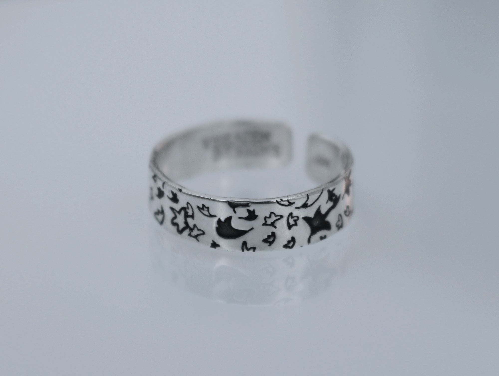 Heartstopper Leaves Ring - Shaded - Various