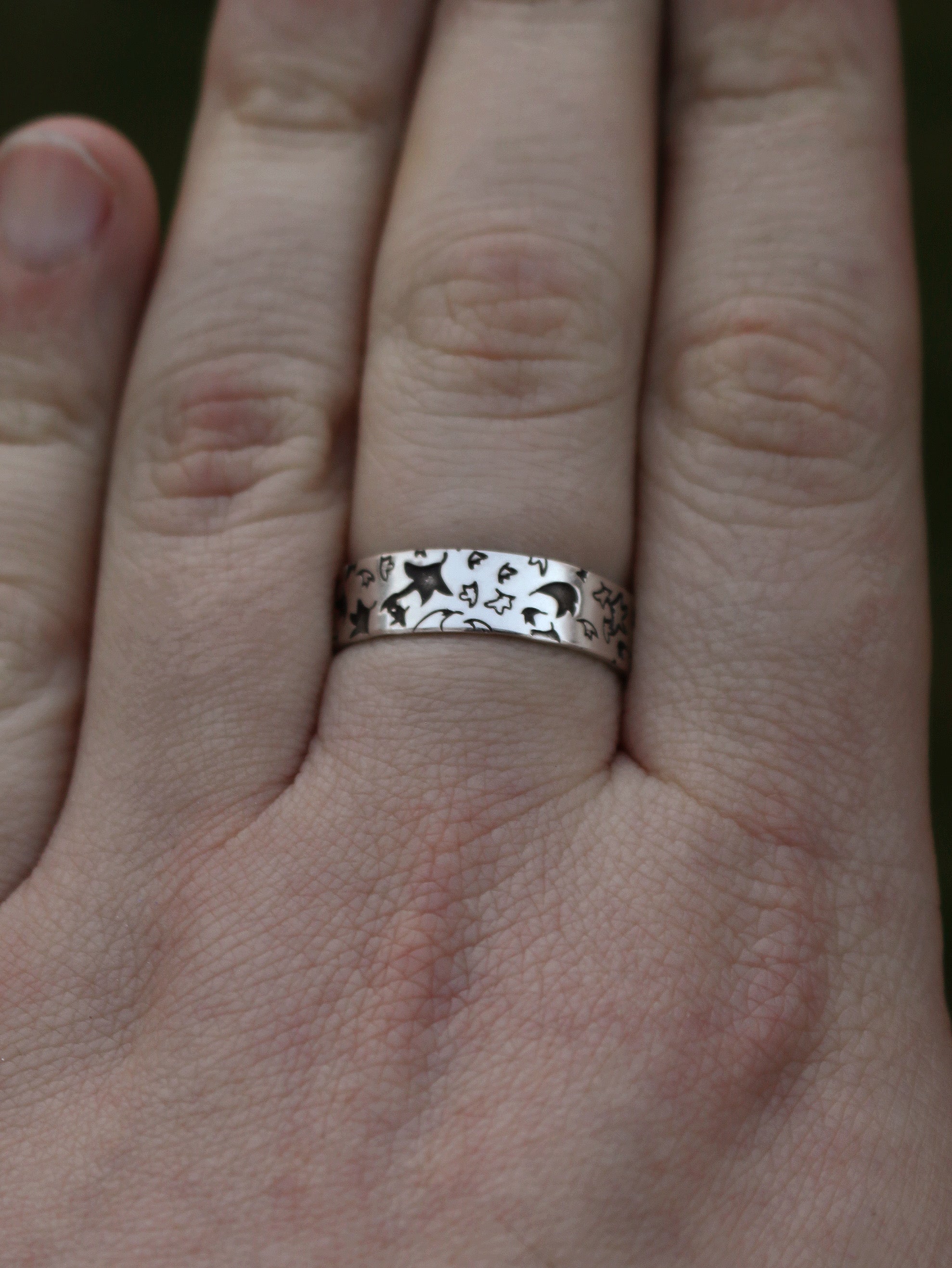 Heartstopper Leaves Ring - Shaded - Various
