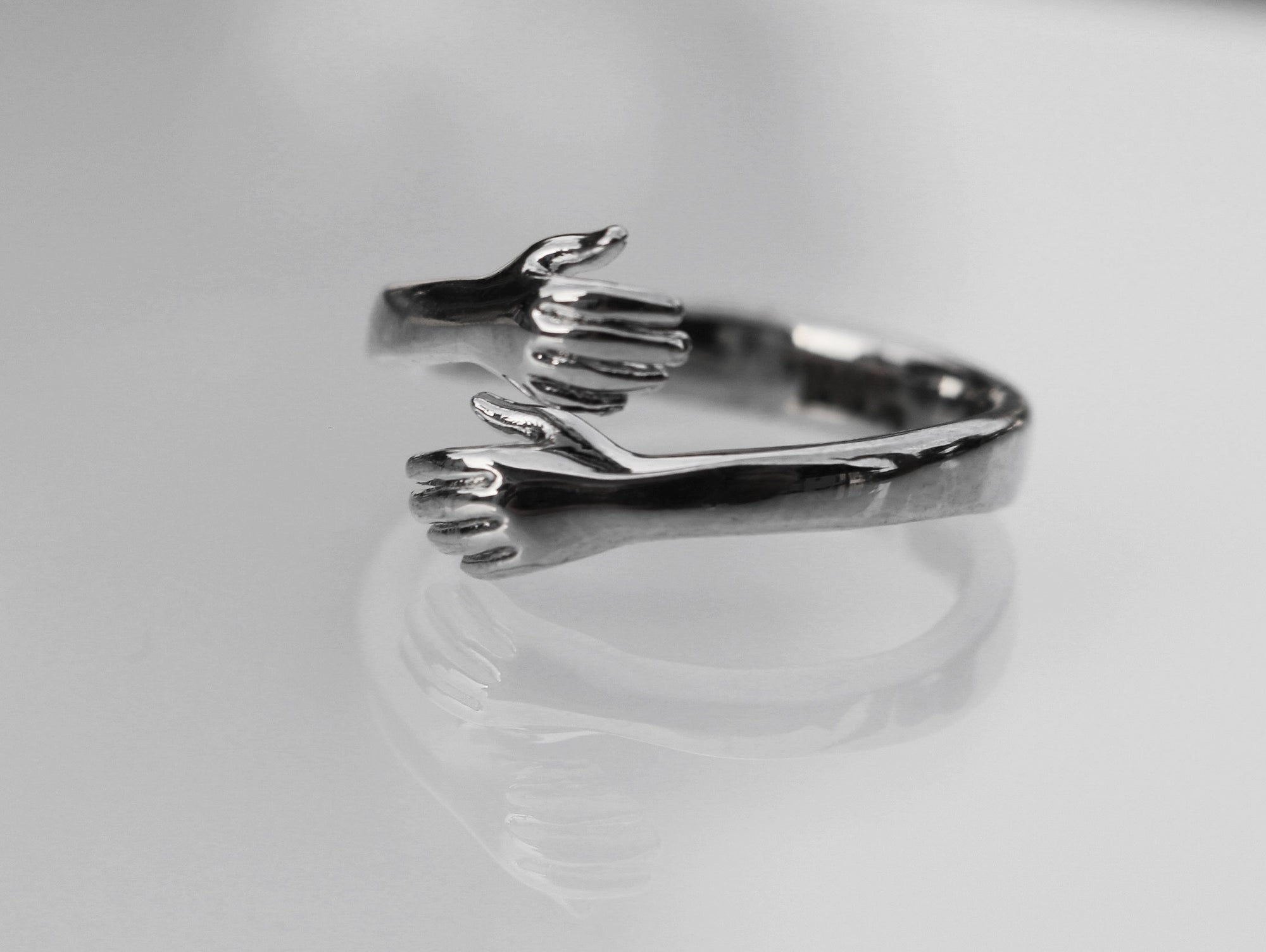 Hug Ring - Silver