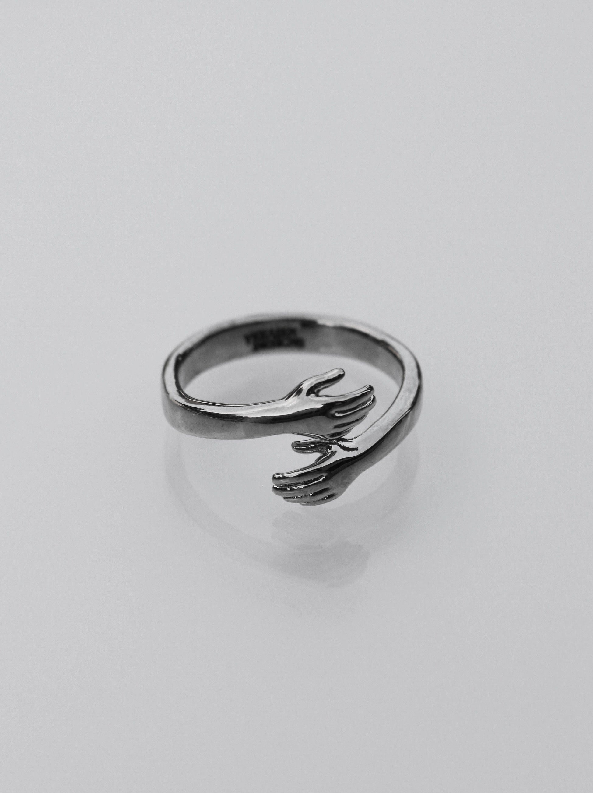 Hug Ring - Silver