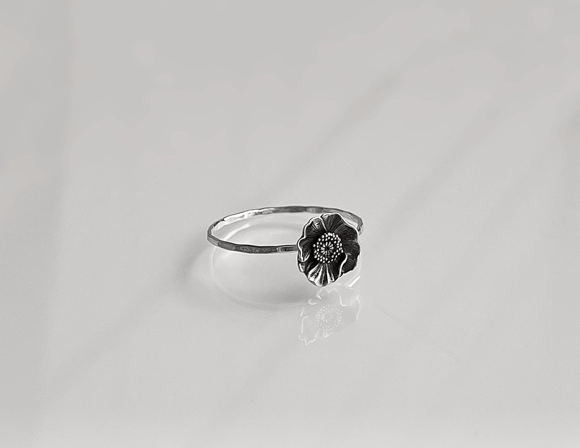 Poppy Ring | Delicate Poppy Flower Jewelry | Botanical Ring Nature Lovers & Gardeners | Memorial Gift for Loss | Sentimental Flower Jewelry