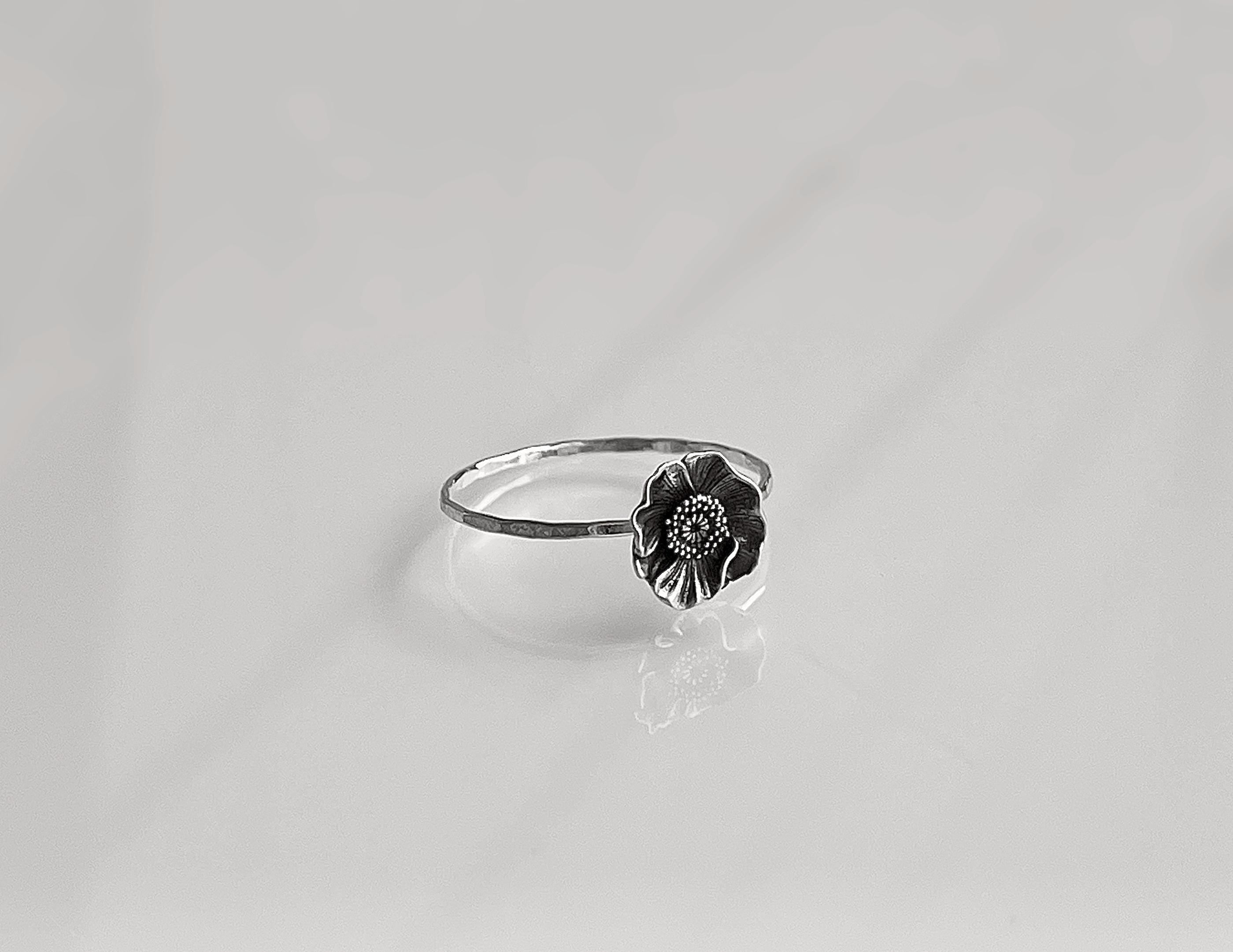Poppy Ring | Delicate Poppy Flower Jewelry | Botanical Ring Nature Lovers & Gardeners | Memorial Gift for Loss | Sentimental Flower Jewelry