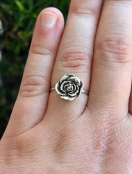 Rose Ring | Detailed Rose Flower Jewelry | Minimalist Delicate Nature Ring | Romantic Promise Ring for Her, Girlfriend | Rose Jewelry Gift
