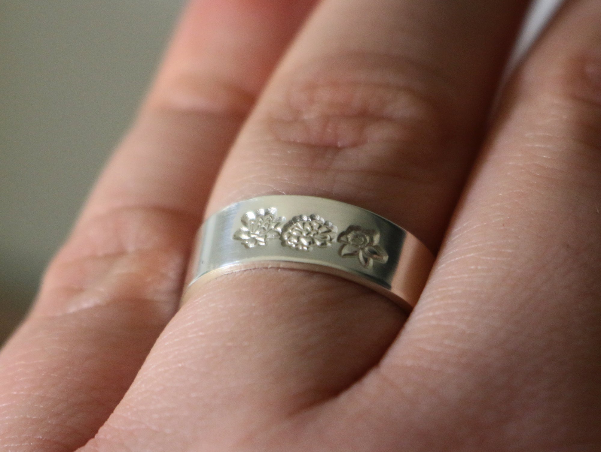 Family Birth Flower Ring