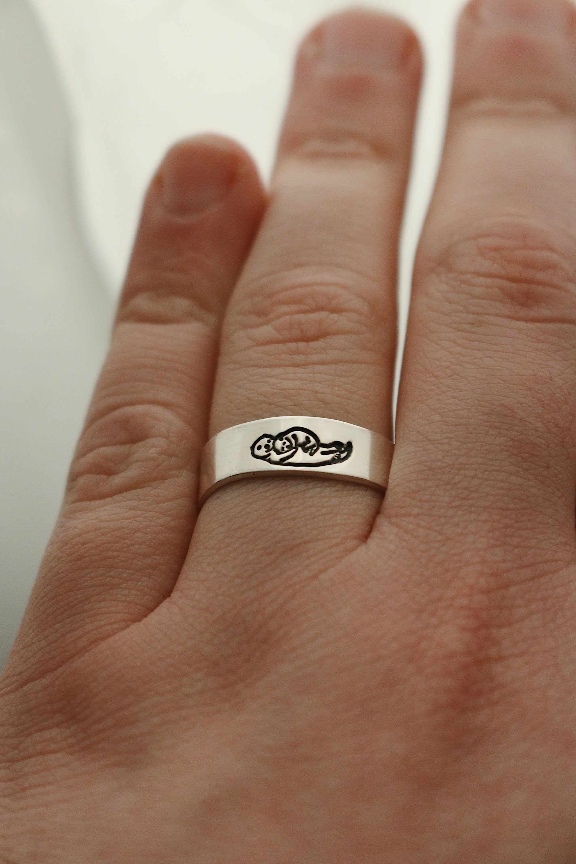 Otter Hug Ring