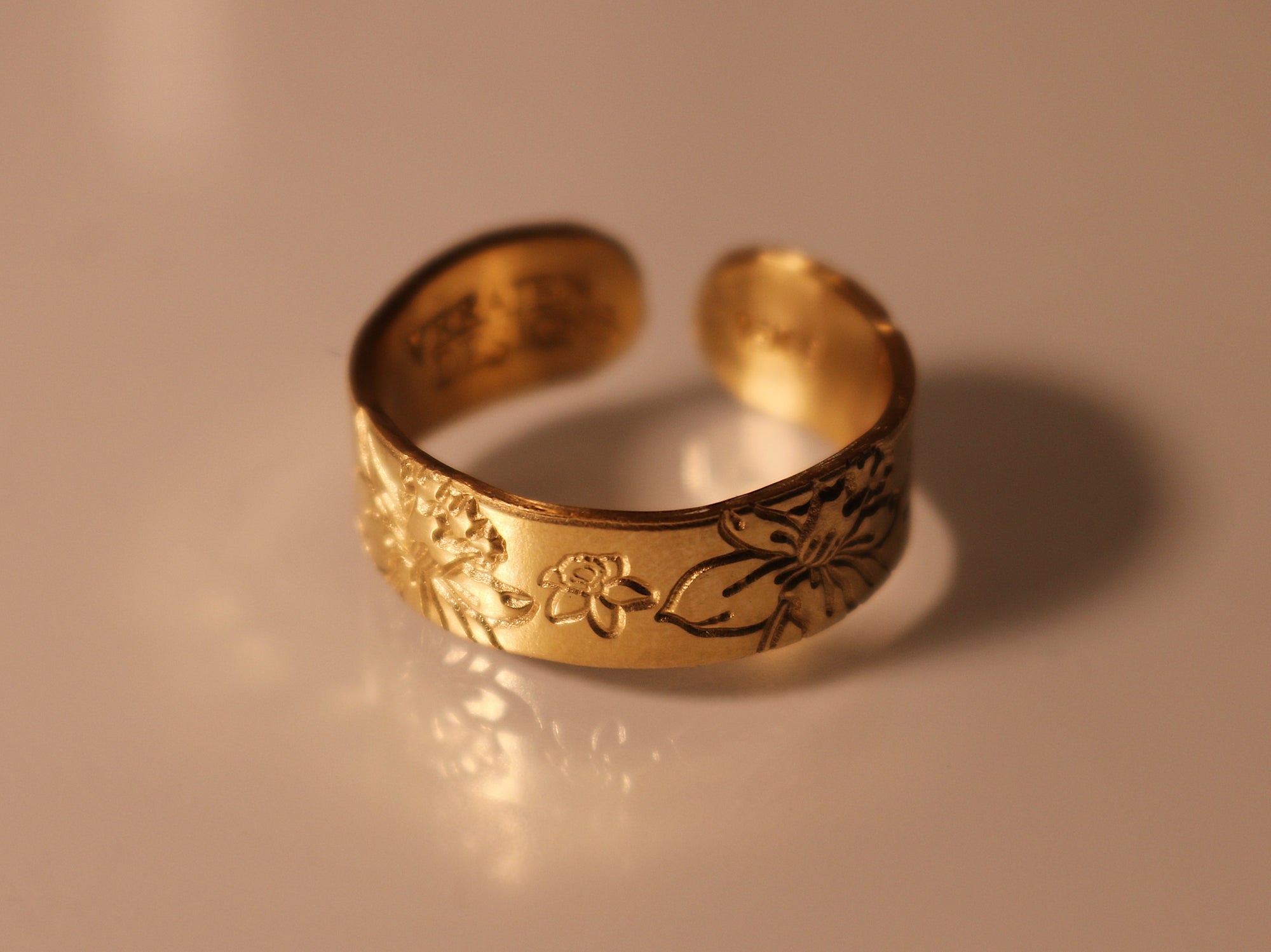 Daffodil Ring - March