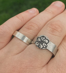 December Birth Flower Ring | Narcissus Jewelry | Floral Signet Ring | Best Friend Birthday Gifts | Mother's Day Gift | Best Friend Ring