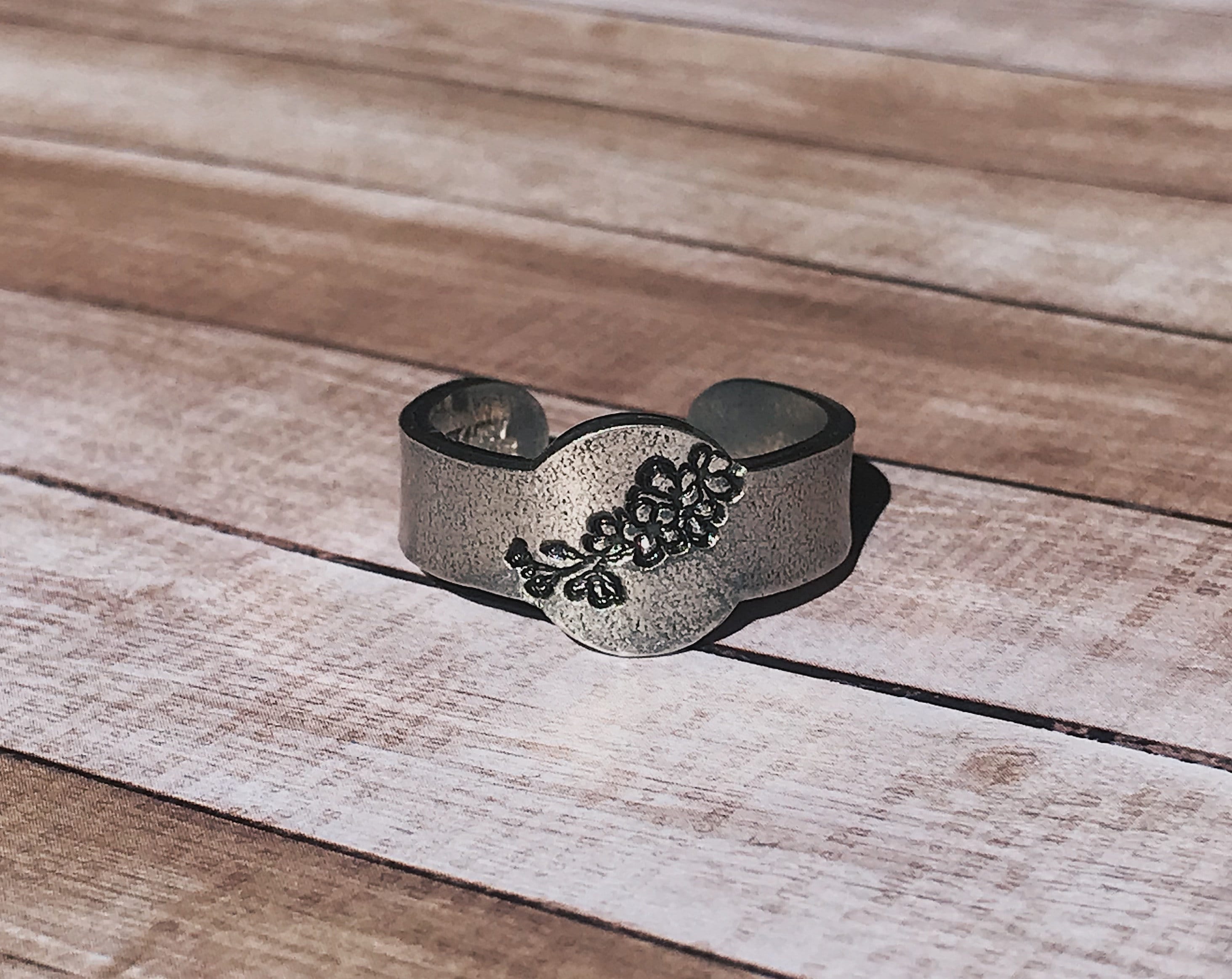May Birth Flower Ring | Hawthorn Jewelry | Rustic Floral Signet Ring | Best Friend Birthday Gifts | Mother's Day Gift | Best Friend Ring