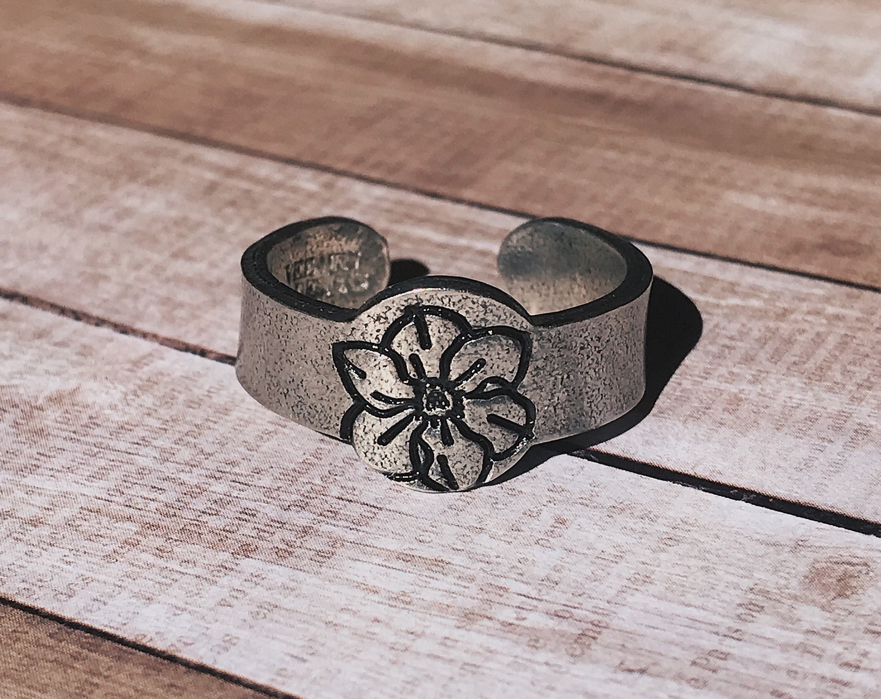 December Birth Flower Ring | Narcissus Jewelry | Floral Signet Ring | Best Friend Birthday Gifts | Mother's Day Gift | Best Friend Ring