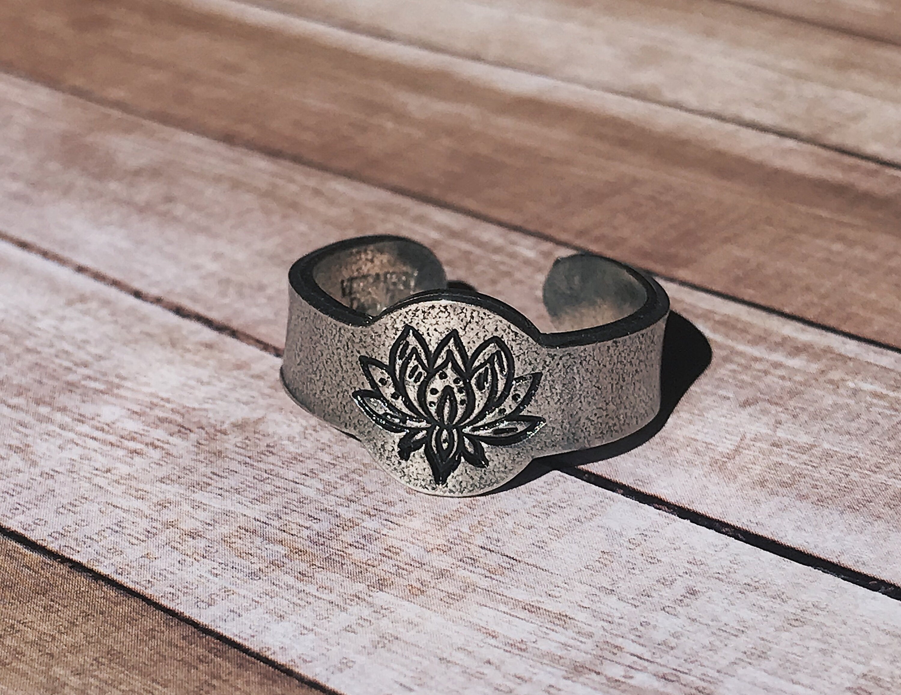 July Birth Flower Ring | Lotus Jewelry | Rustic Floral Signet Ring | Best Friend Birthday Gifts | Mother's Day Gift | Best Friend Ring