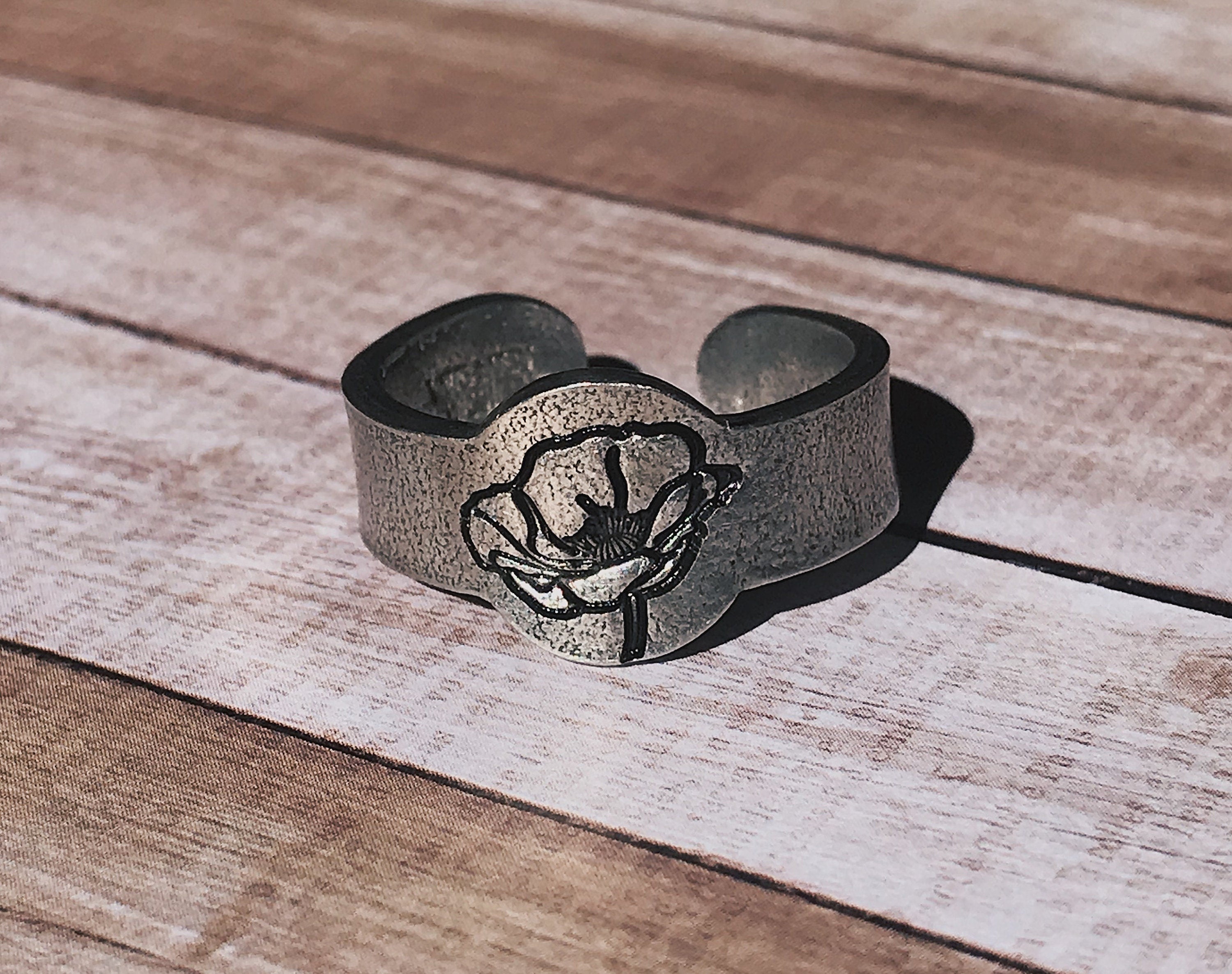 August Birth Flower Ring | Poppy Jewelry | Rustic Floral Signet Ring | Best Friend Birthday Gifts | Mother's Day Gift | Best Friend Ring