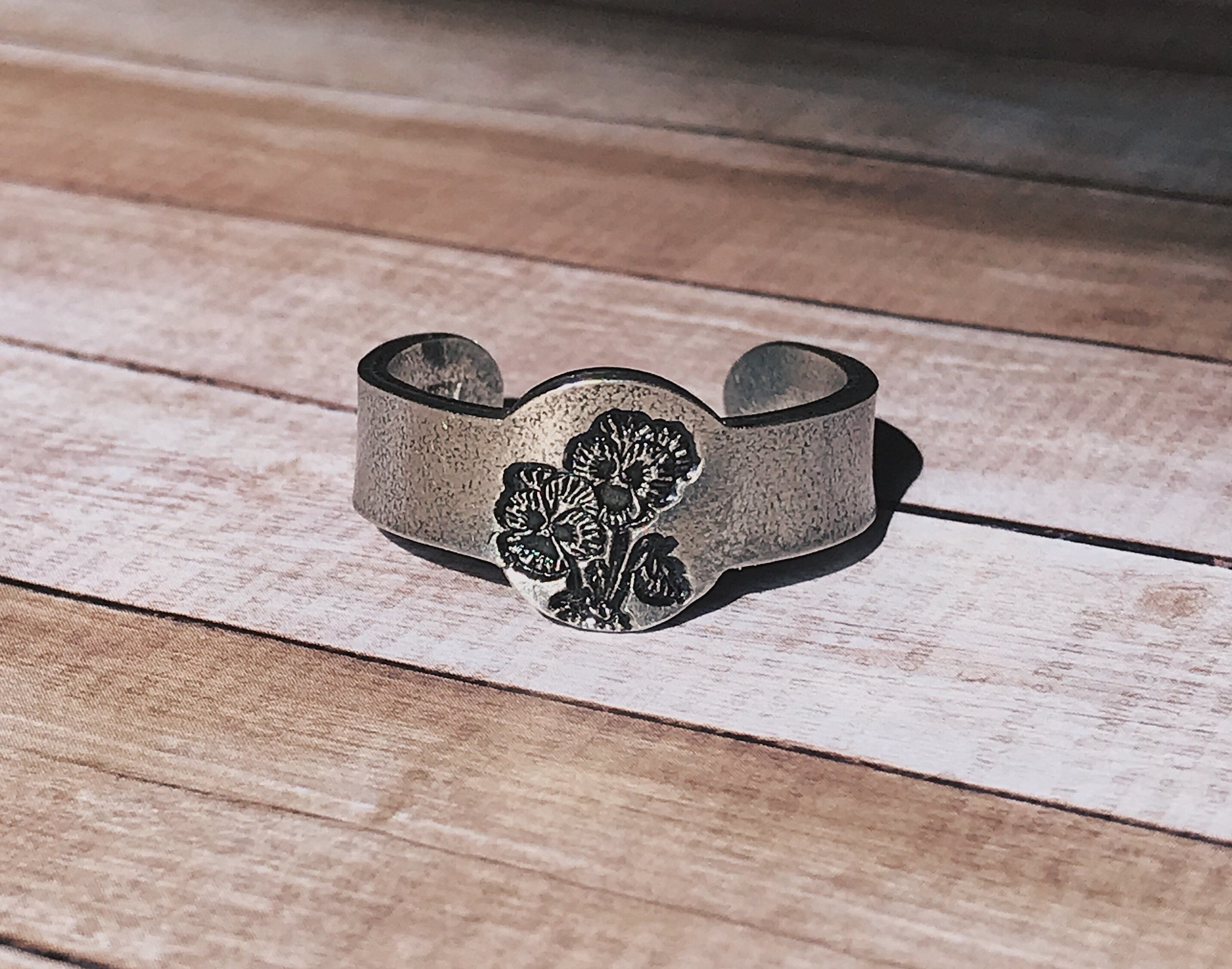 Pansy Floral Signet Ring | Pansy Jewelry | Rustic Birth Flower Ring | Best Friend Birthday Gifts | Mother's Day Gift | Best Friend Ring