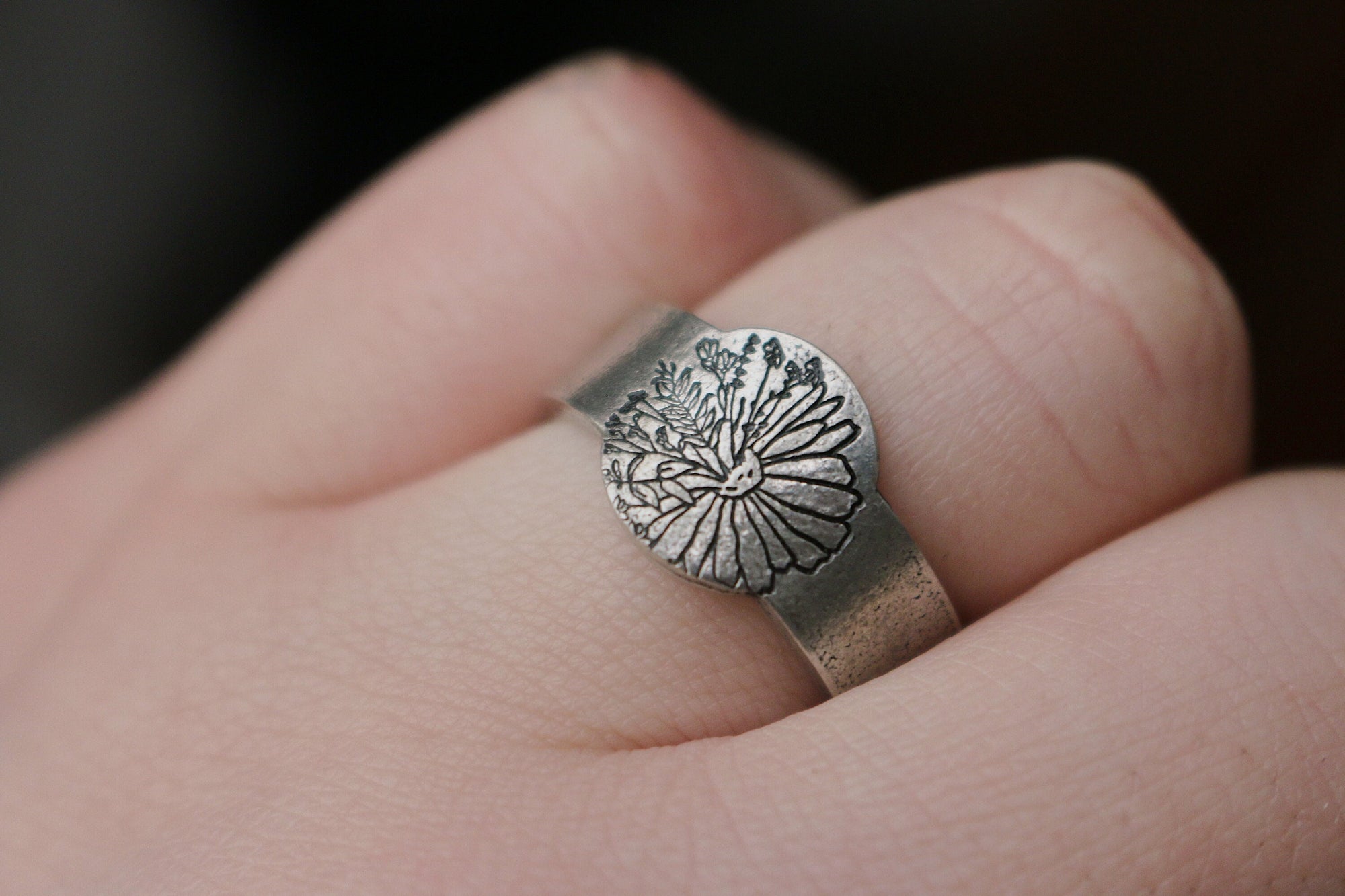 Wildflower Daisy Ring | Rustic Floral Signet Ring | Best Friend Birthday Gift | Mother's Day Gift | Wild Flower Jewelry | Floral Jewelry