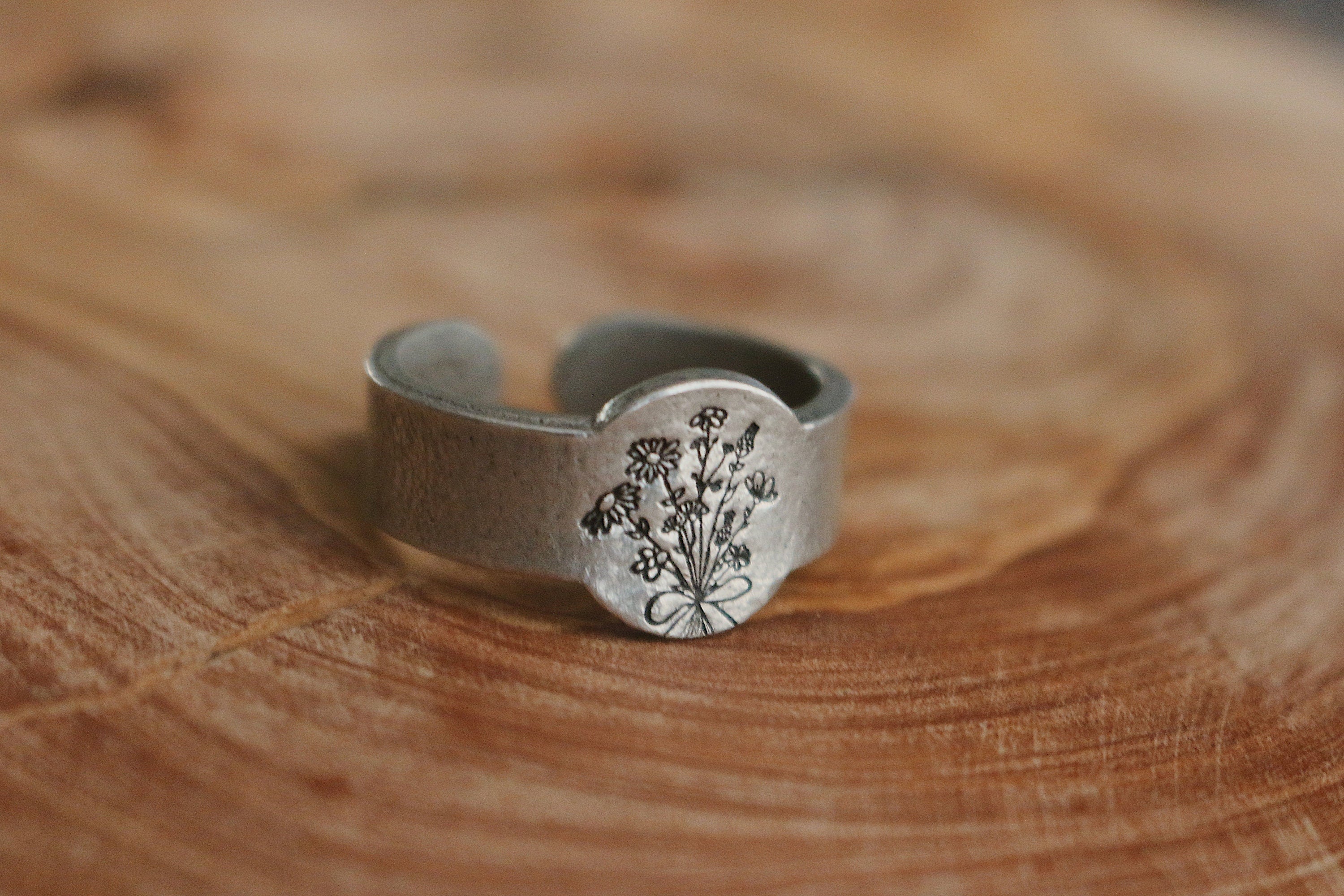 Wildflower Bouquet Ring | Rustic Floral Signet Ring | Best Friend Birthday Gift | Mother's Day Gift | Wild Flower Jewelry | Floral Jewelry