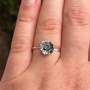 Poppy Ring | Delicate Poppy Flower Jewelry | Botanical Ring Nature Lovers & Gardeners | Memorial Gift for Loss | Sentimental Flower Jewelry