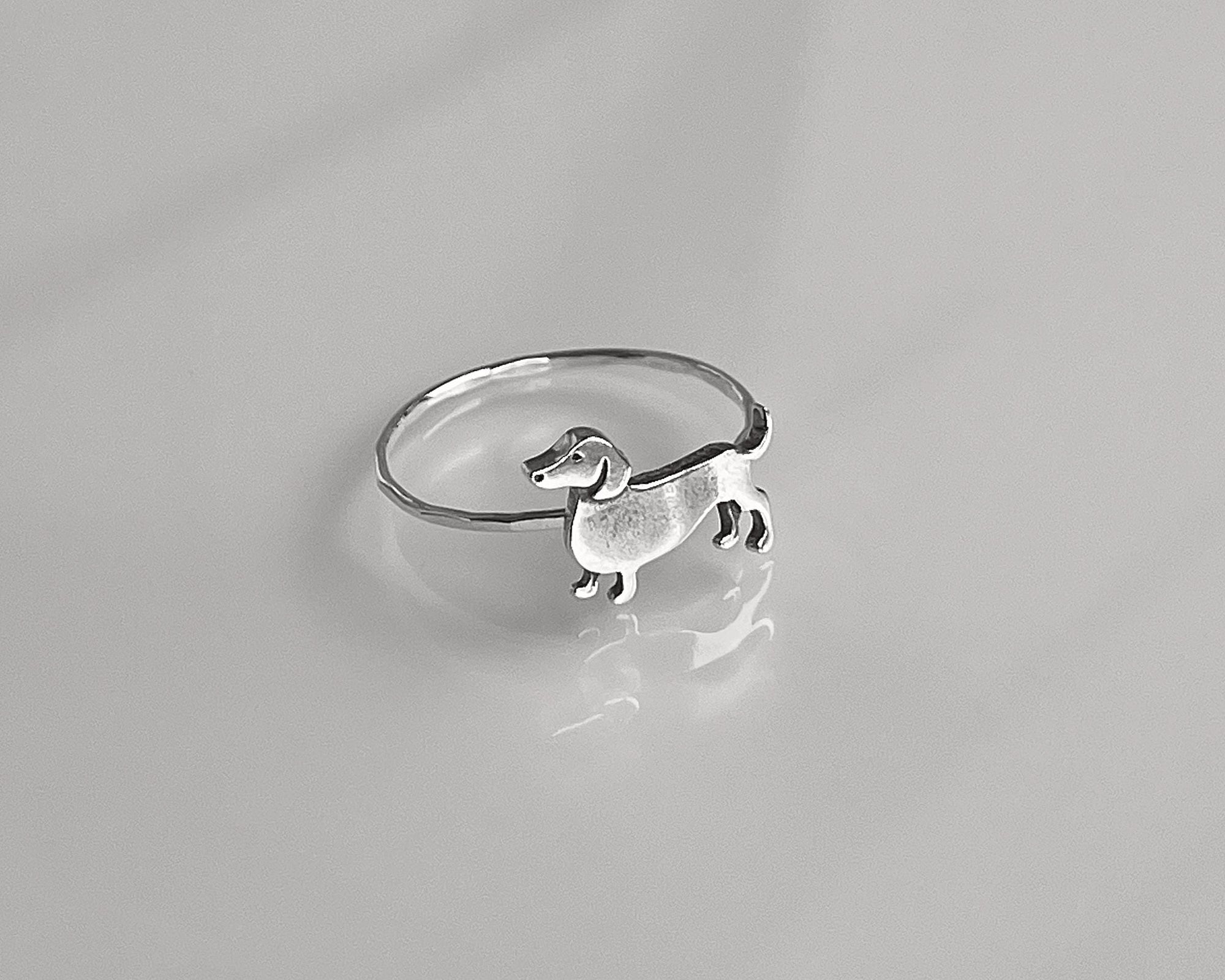 Dachshund Ring | Dainty Dog Pet Jewelry | Minimalist Wiener Dog Ring for Doxie & Animal Lovers | Cute Puppy Stacking Gift