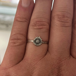 Daisy Flower Stacking Ring | Dainty Minimalist Floral Jewelry | Cottagecore Nature Ring for Gardeners & Flower Lovers | Sweet Spring Gift