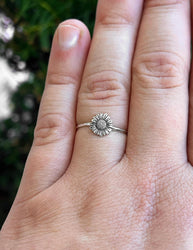 Daisy Flower Stacking Ring | Dainty Minimalist Floral Jewelry | Cottagecore Nature Ring for Gardeners & Flower Lovers | Sweet Spring Gift
