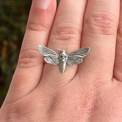 Death's Head Moth Statement Ring | Bold Gothic Witchy Jewelry | Skull Moth Ring for Mystic & Dark Nature Lovers | Unique Entomologist Gift