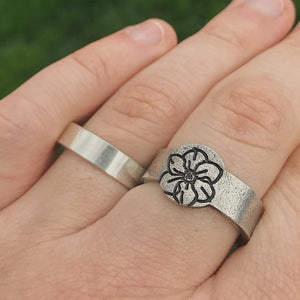 December Birth Flower Ring | Narcissus Jewelry | Floral Signet Ring | Best Friend Birthday Gifts | Mother's Day Gift | Best Friend Ring