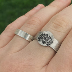 November Birth Flower Ring | Chrysanthemum Jewelry | Floral Signet Ring | Best Friend Birthday Gifts | Mother's Day Gift | Best Friend Ring