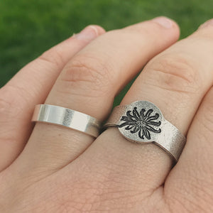 Wildflower Floral Signet Ring | Wildflower Jewelry | Birth Flower Ring | Best Friend Birthday Gifts | Mother's Day Gift | Best Friend Ring