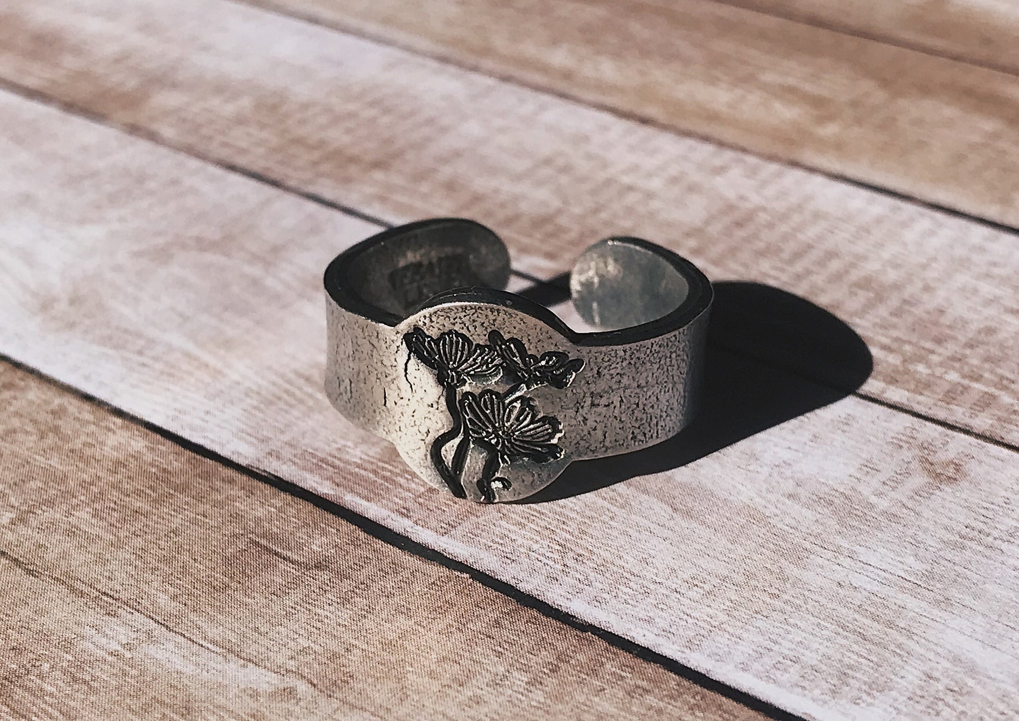 Cosmos Floral Signet Ring | Cosmos Jewelry | Rustic Birth Flower Ring | Best Friend Birthday Gifts | Mother's Day Gift | Best Friend Ring