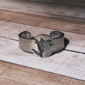 June Birth Flower Ring | Lily Jewelry | Rustic Floral Signet Ring | Best Friend Birthday Gifts | Mother's Day Gift | Best Friend Ring