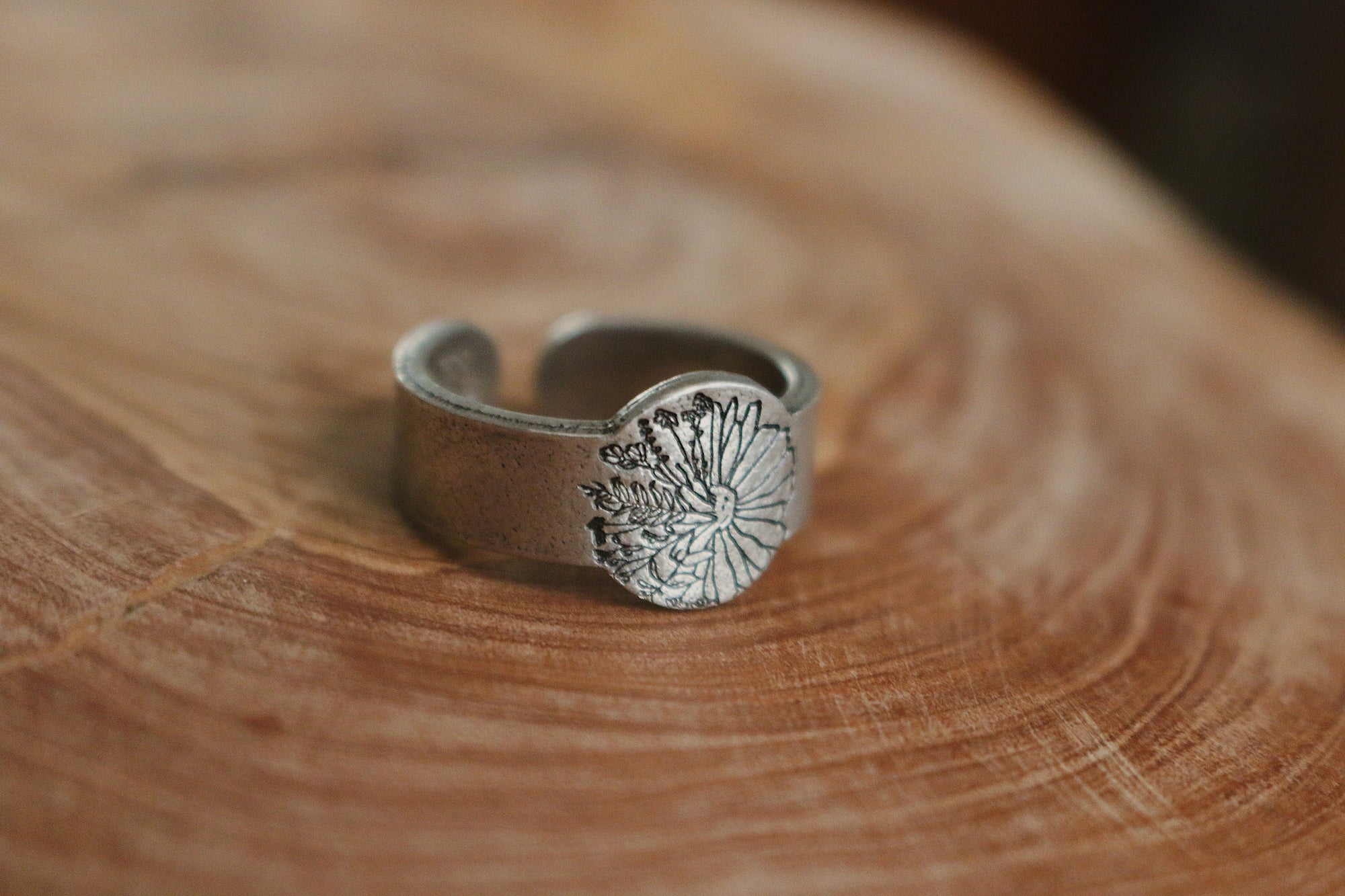 Wildflower Daisy Ring | Rustic Floral Signet Ring | Best Friend Birthday Gift | Mother's Day Gift | Wild Flower Jewelry | Floral Jewelry