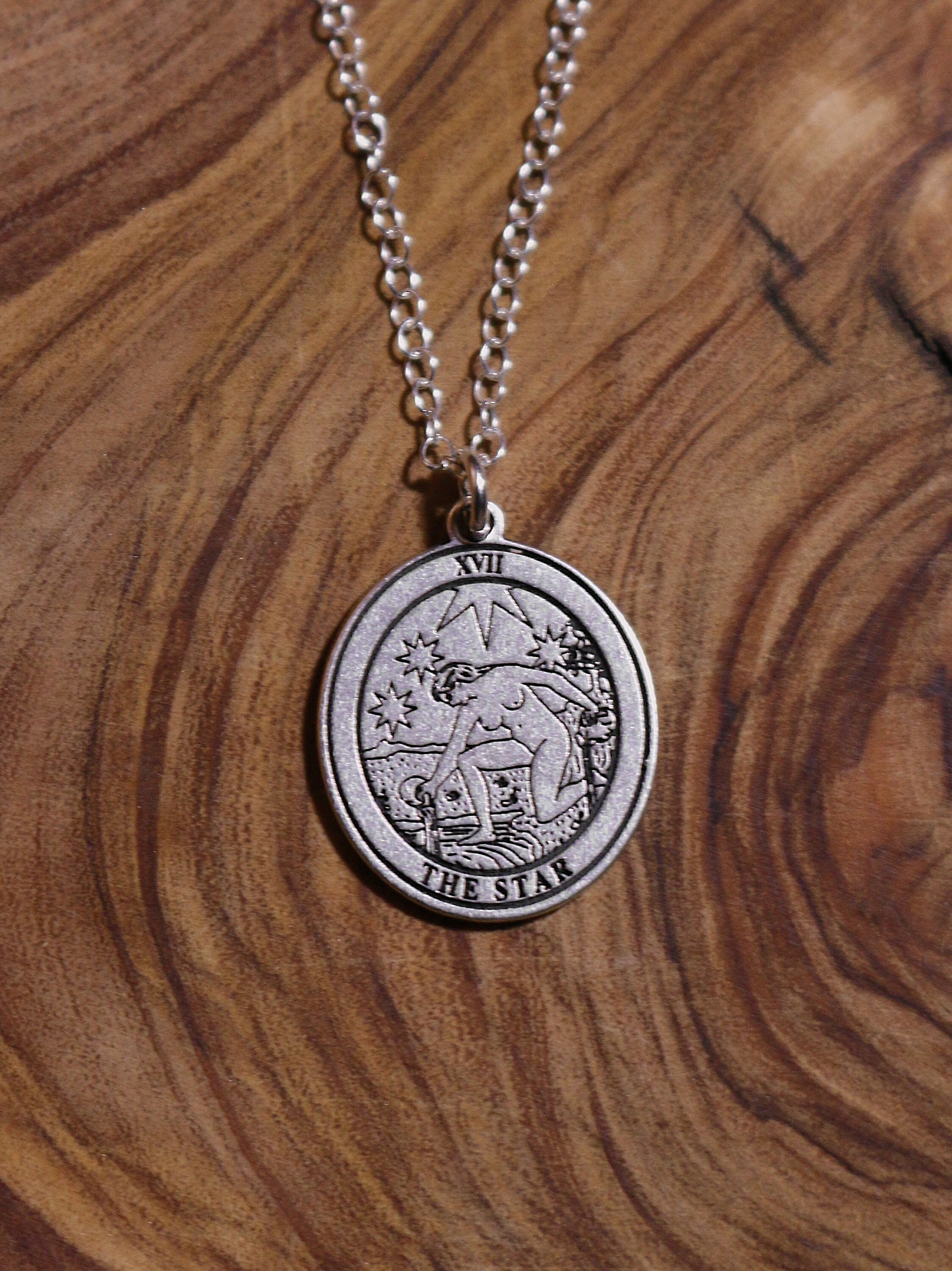 Round The Star Tarot Card Necklace | Best Friend Birthday Gift | Tarot Card Necklace | Celestial Mystic Jewelry | Dainty Witch Necklace
